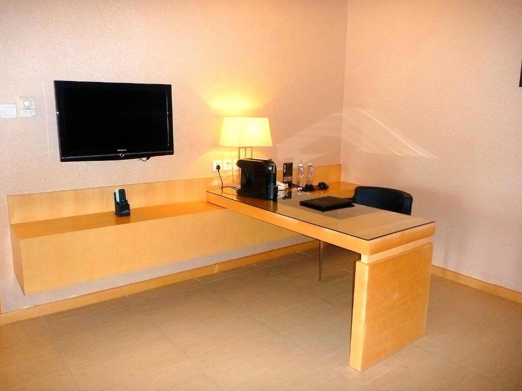 Shenzhen The Bauhinia Hotel, Mix City Shopping Center Экстерьер фото